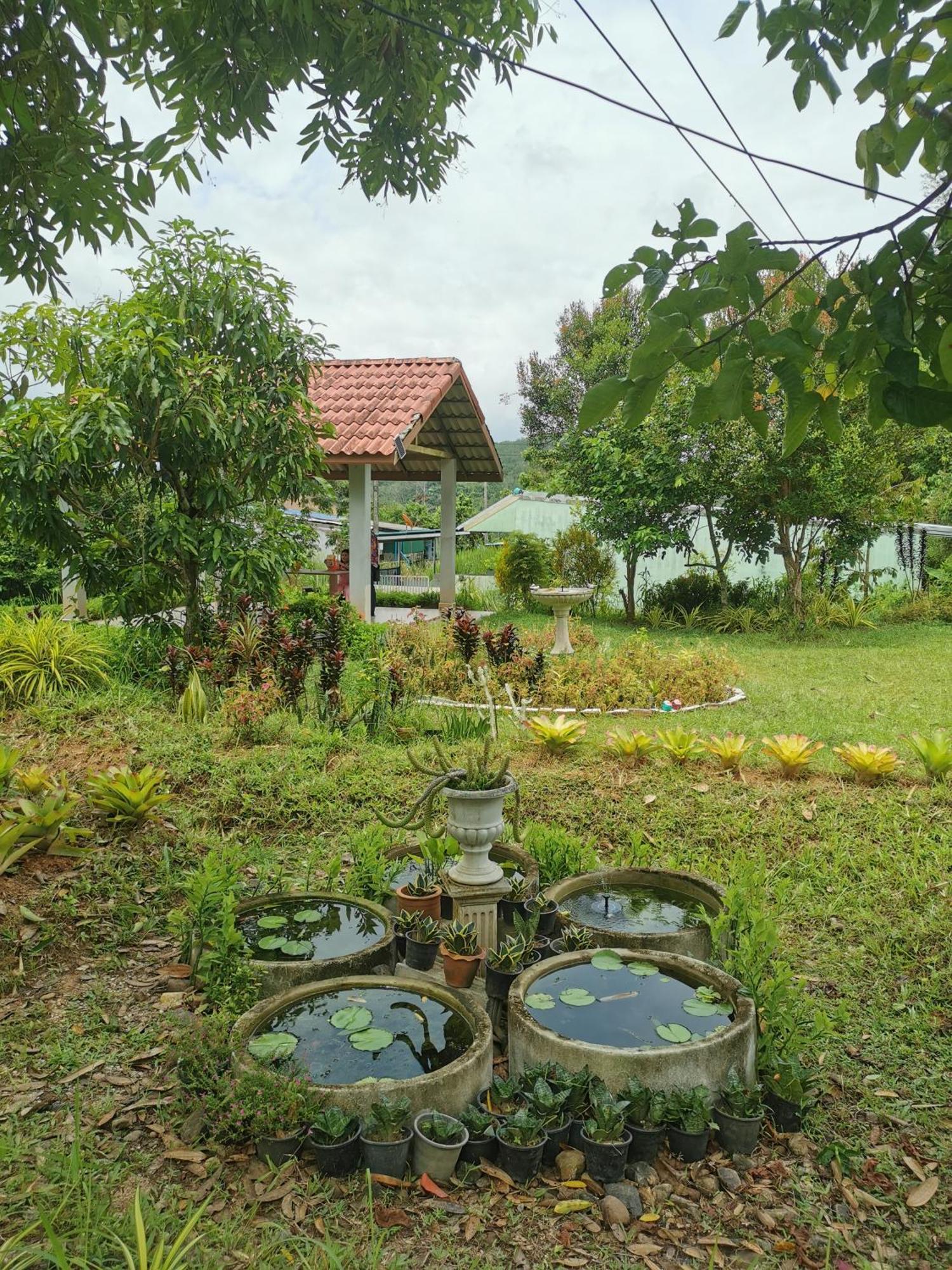 Betong House In The Garden Villa Buitenkant foto